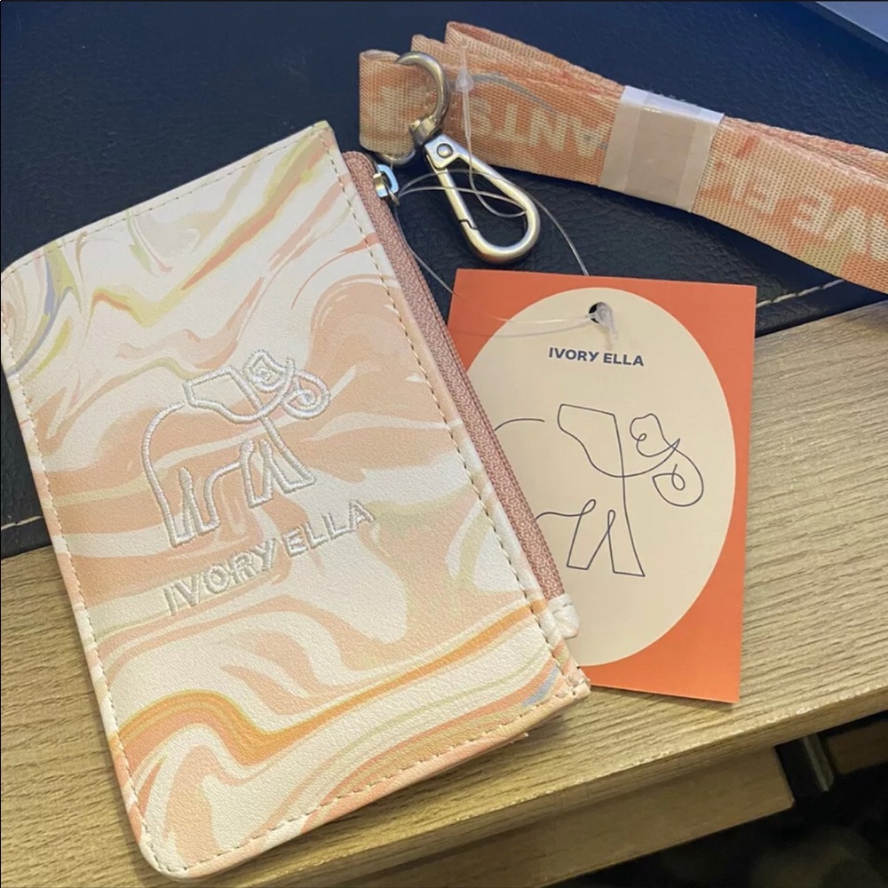 Ivory Ella ID/Lanyard 🐘